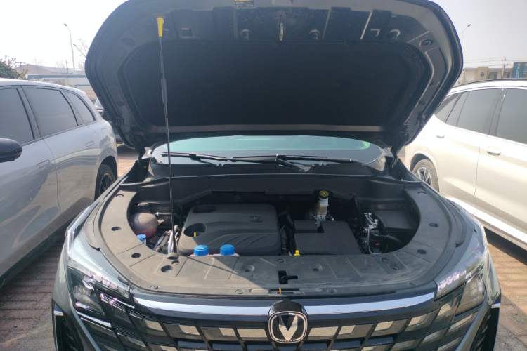 Used CHANGAN UNI-Z New Energy 2024 Blue Whale Smart Electric iDD 125km Leading Model Engine Bay