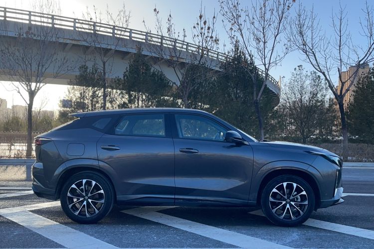 Used CHANGAN UNI-Z New Energy 2024 Blue Whale Smart Electric iDD 125km Excellence Model Exterior 2