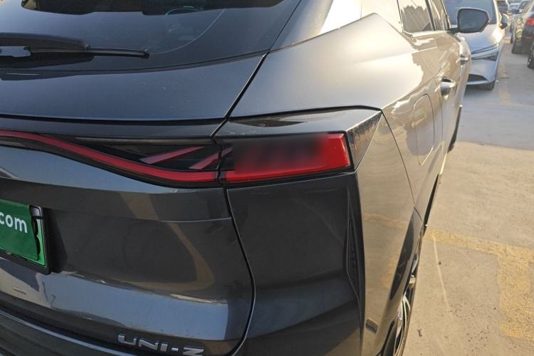 Used CHANGAN UNI-Z New Energy 2024 Blue Whale Smart Electric iDD 125km Beyond Edition Exterior 3