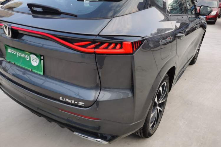 Used CHANGAN UNI-Z New Energy 2024 Blue Whale Smart Electric iDD 125km Beyond Edition Exterior 3