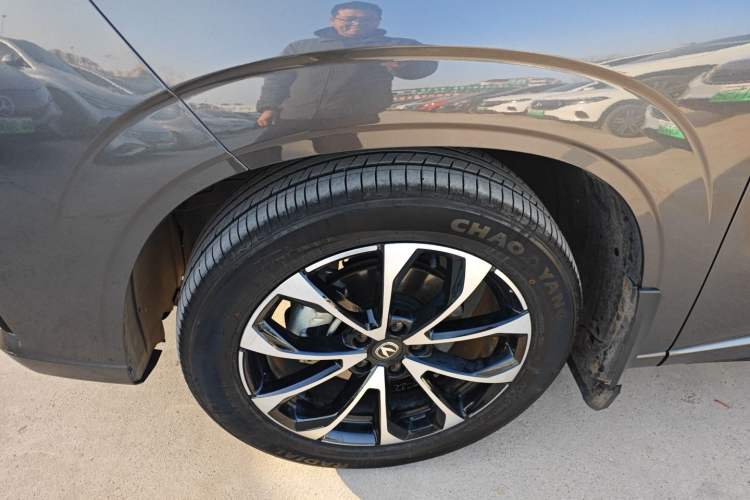 Used CHANGAN UNI-Z New Energy 2024 Blue Whale Smart Electric iDD 125km Beyond Edition Exterior 4