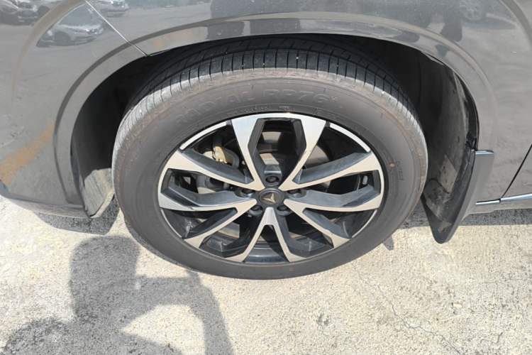 Used CHANGAN UNI-Z New Energy 2024 Blue Whale Smart Electric iDD 125km Beyond Edition Exterior 4