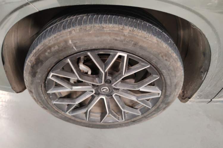 Used CHANGAN UNI-Z New Energy 2024 Blue Whale Smart Electric iDD 125km Excellence Model Exterior 4