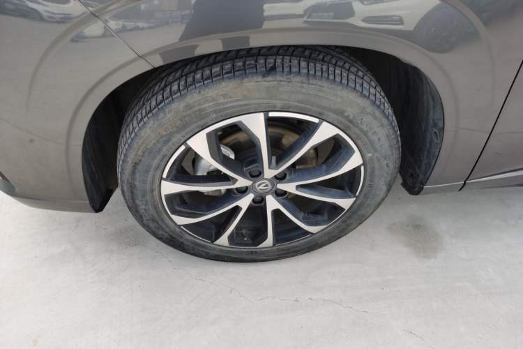 Used CHANGAN UNI-Z New Energy 2024 Blue Whale Smart Electric iDD 125km Beyond Edition Exterior 4