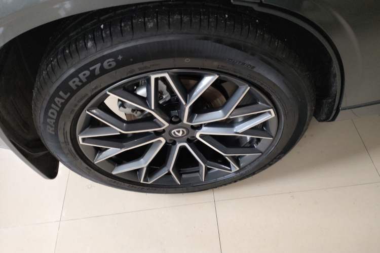 Used CHANGAN UNI-Z New Energy 2024 Blue Whale Smart Electric iDD 125km Beyond Edition Exterior 5