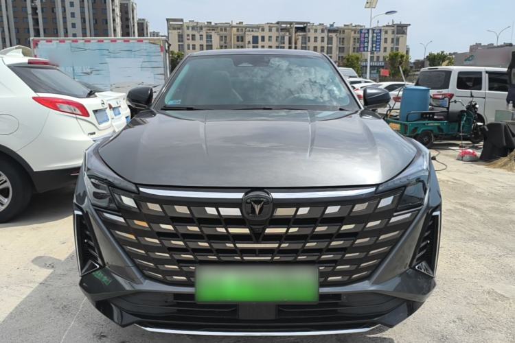 Used CHANGAN UNI-Z New Energy 2024 Blue Whale Smart Electric iDD 125km Beyond Edition Front