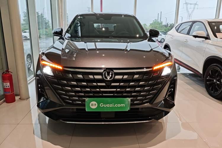 Used CHANGAN UNI-Z New Energy 2024 Blue Whale Smart Electric iDD 125km Beyond Edition Front