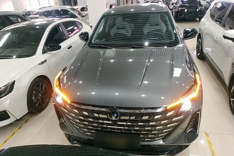 Used CHANGAN UNI-Z New Energy 2024 Blue Whale Smart Electric iDD 125km Beyond Edition Front