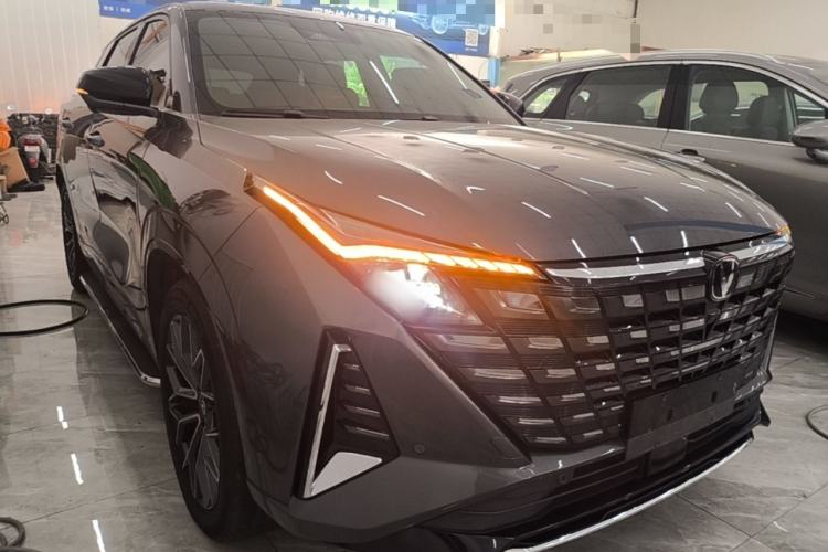 Used CHANGAN UNI-Z New Energy 2024 Blue Whale Smart Electric iDD 125km Excellence Model Front Right 45 Deg