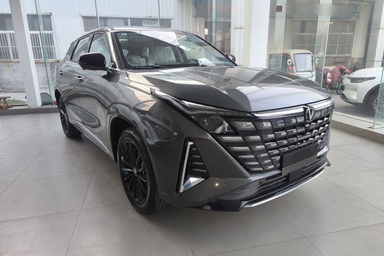 Used CHANGAN UNI-Z New Energy 2024 Blue Whale Smart Electric iDD 125km Leading Model Front Right 45 Deg