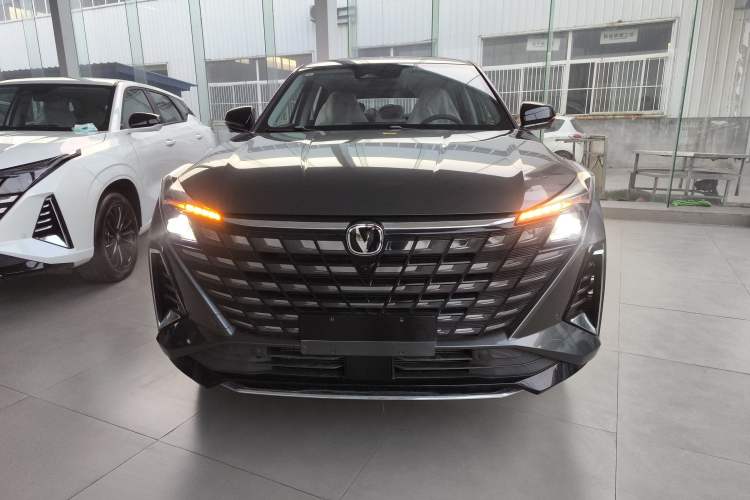 Used CHANGAN UNI-Z New Energy 2024 Blue Whale Smart Electric iDD 125km Leading Model Front