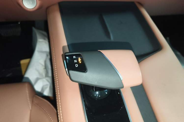 Used CHANGAN UNI-Z New Energy 2024 Blue Whale Smart Electric iDD 125km Leading Model Gear Lever