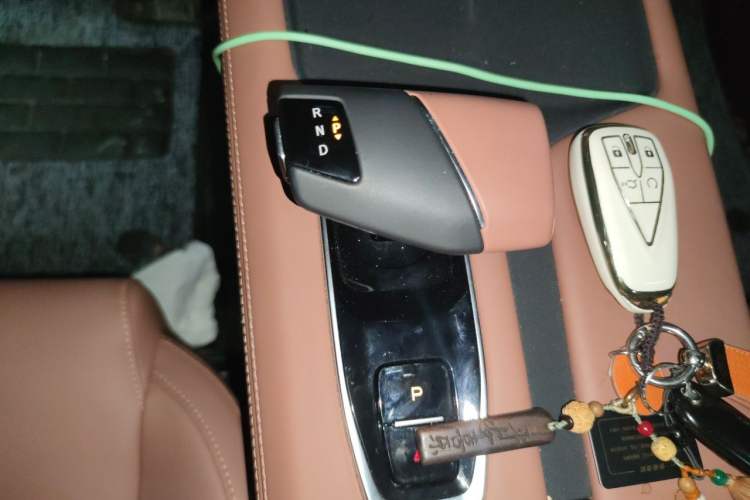 Used CHANGAN UNI-Z New Energy 2024 Blue Whale Smart Electric iDD 125km Beyond Edition Gear Lever