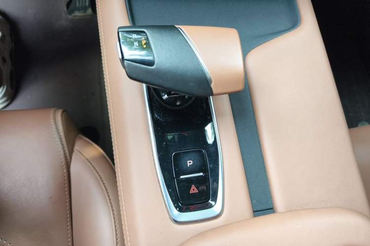 Used CHANGAN UNI-Z New Energy 2024 Blue Whale Smart Electric iDD 125km Excellence Model Gear Lever