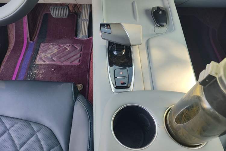 Used CHANGAN UNI-Z New Energy 2024 Blue Whale Smart Electric iDD 125km Beyond Edition Gear Lever