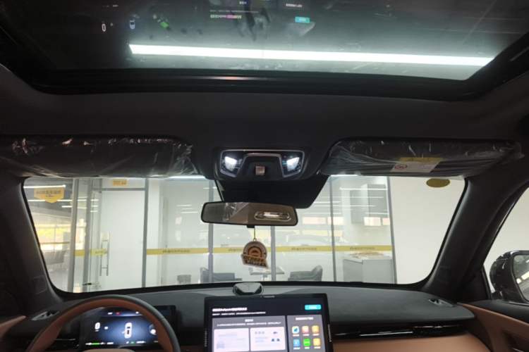 Used CHANGAN UNI-Z New Energy 2024 Blue Whale Smart Electric iDD 125km Leading Model Headliner
