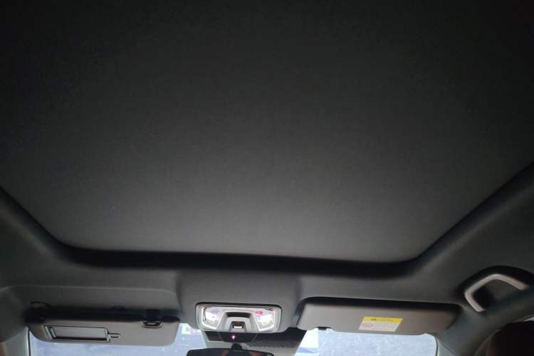 Used CHANGAN UNI-Z New Energy 2024 Blue Whale Smart Electric iDD 125km Beyond Edition Headliner
