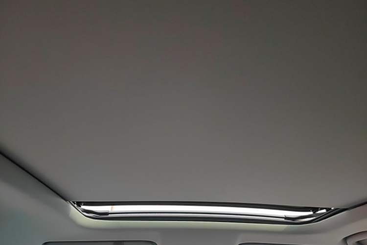 Used CHANGAN UNI-Z New Energy 2024 Blue Whale Smart Electric iDD 125km Excellence Model Headliner