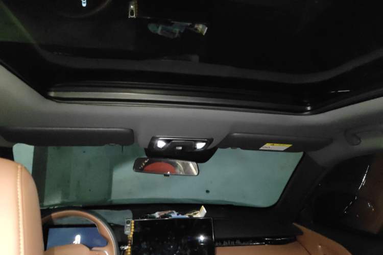 Used CHANGAN UNI-Z New Energy 2024 Blue Whale Smart Electric iDD 125km Excellence Model Headliner