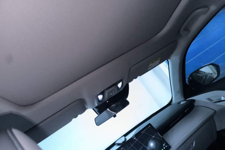 Used CHANGAN UNI-Z New Energy 2024 Blue Whale Smart Electric iDD 125km Beyond Edition Headliner
