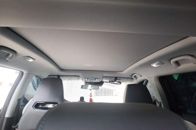 Used CHANGAN UNI-Z New Energy 2024 Blue Whale Smart Electric iDD 125km Excellence Model Headliner