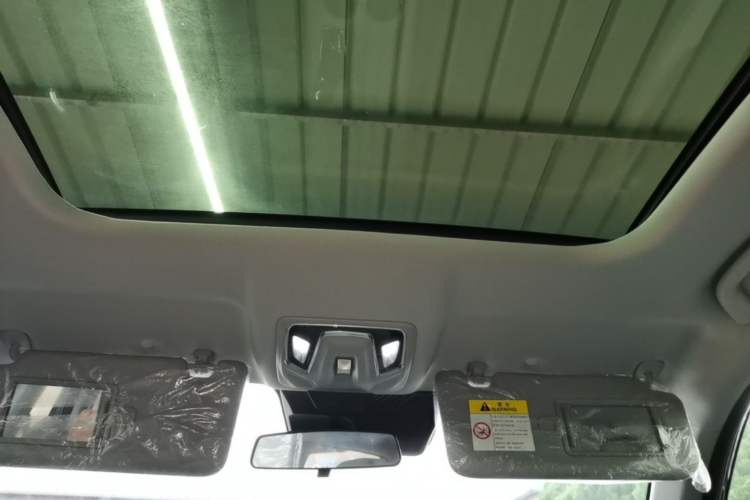 Used CHANGAN UNI-Z New Energy 2024 Blue Whale Smart Electric iDD 125km Excellence Model Headliner