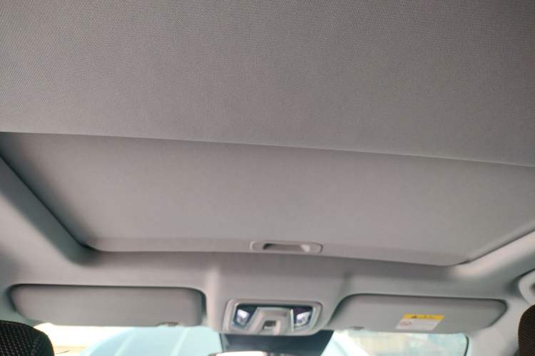 Used CHANGAN UNI-Z New Energy 2024 Blue Whale Smart Electric iDD 125km Leading Model Headliner