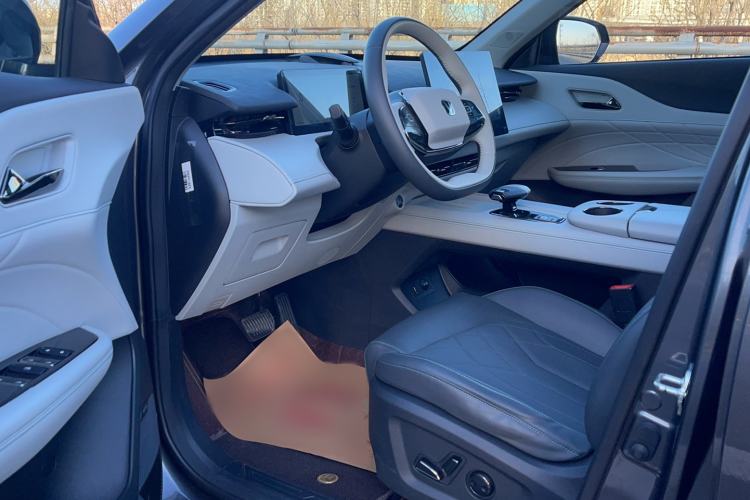 Used CHANGAN UNI-Z New Energy 2024 Blue Whale Smart Electric iDD 125km Excellence Model Interior 2