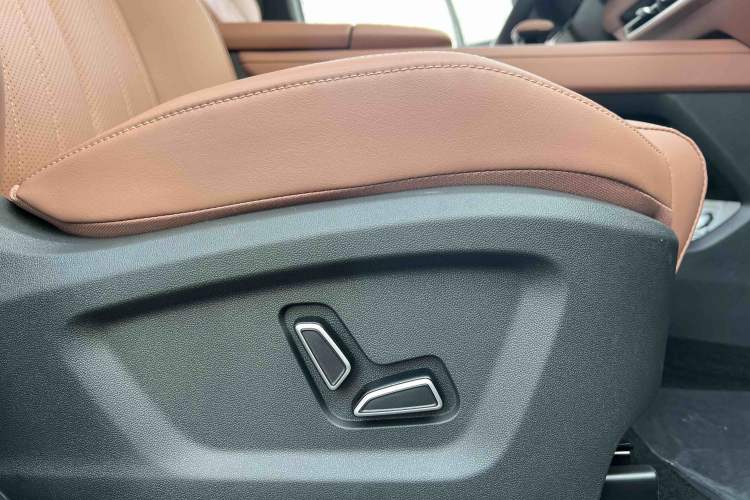 Used CHANGAN UNI-Z New Energy 2024 Blue Whale Smart Electric iDD 125km Beyond Edition Interior 2