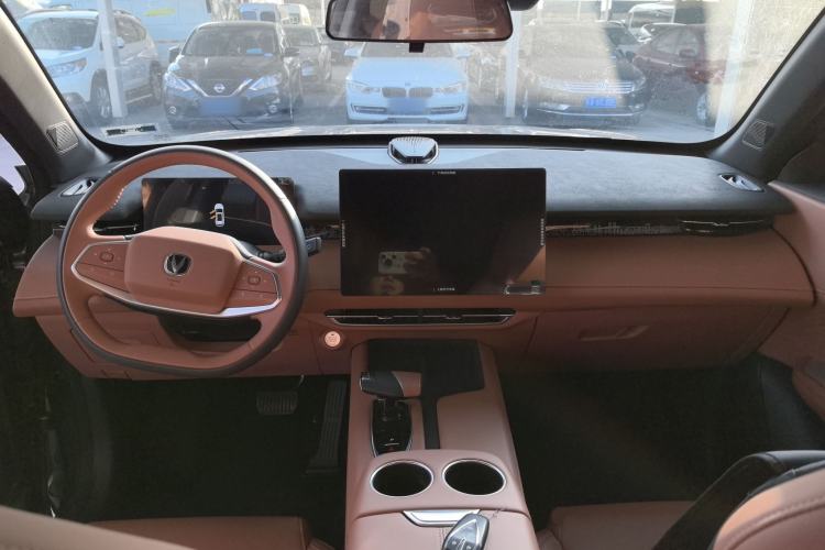 Used CHANGAN UNI-Z New Energy 2024 Blue Whale Smart Electric iDD 125km Excellence Model Interior 2