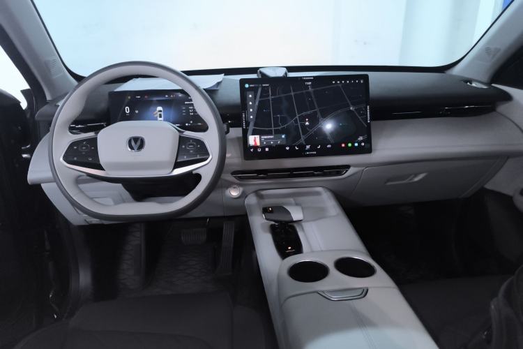 Used CHANGAN UNI-Z New Energy 2024 Blue Whale Smart Electric iDD 125km Beyond Edition Interior 2