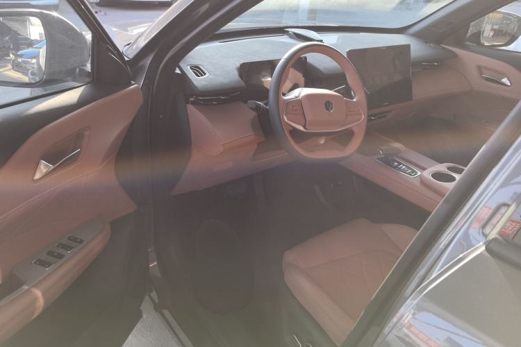 Used CHANGAN UNI-Z New Energy 2024 Blue Whale Smart Electric iDD 125km Excellence Model Interior 3