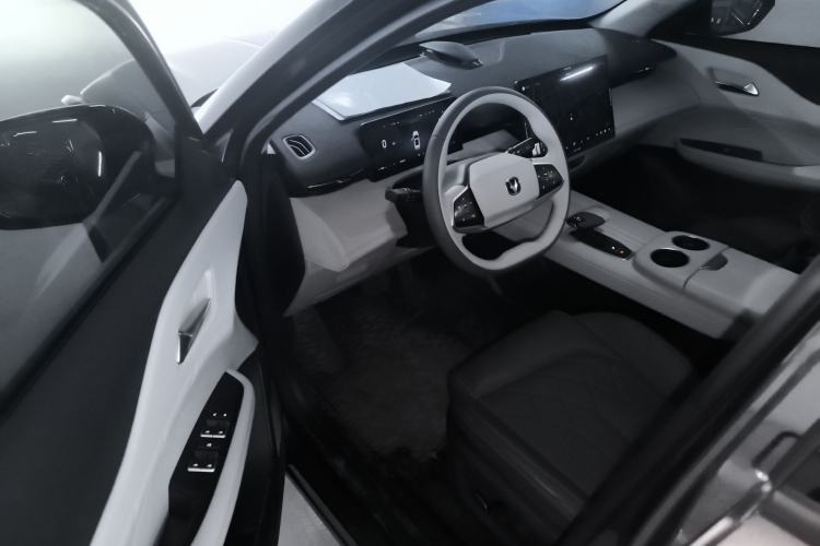 Used CHANGAN UNI-Z New Energy 2024 Blue Whale Smart Electric iDD 125km Beyond Edition Interior 3