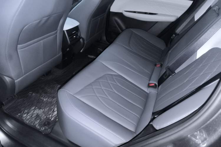 Used CHANGAN UNI-Z New Energy 2024 Blue Whale Smart Electric iDD 125km Beyond Edition Interior 4