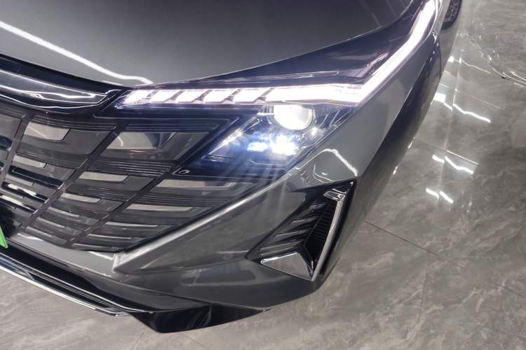 Used CHANGAN UNI-Z New Energy 2024 Blue Whale Smart Electric iDD 125km Beyond Edition Left Front Headlight