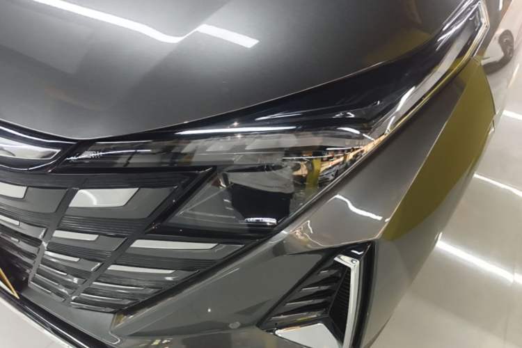 Used CHANGAN UNI-Z New Energy 2024 Blue Whale Smart Electric iDD 125km Leading Model Left Front Headlight