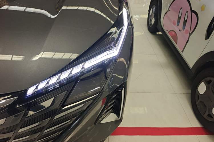 Used CHANGAN UNI-Z New Energy 2024 Blue Whale Smart Electric iDD 125km Excellence Model Left Front Headlight