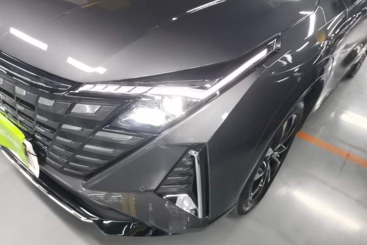 Used CHANGAN UNI-Z New Energy 2024 Blue Whale Smart Electric iDD 125km Beyond Edition Left Front Headlight