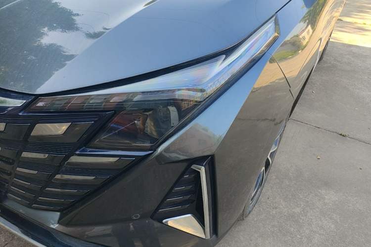 Used CHANGAN UNI-Z New Energy 2024 Blue Whale Smart Electric iDD 125km Beyond Edition Left Front Headlight