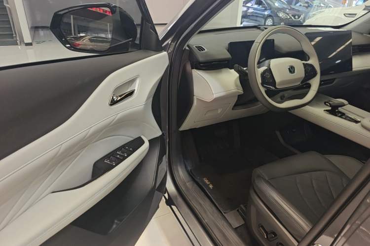 Used CHANGAN UNI-Z New Energy 2024 Blue Whale Smart Electric iDD 125km Excellence Model Left Front Seat