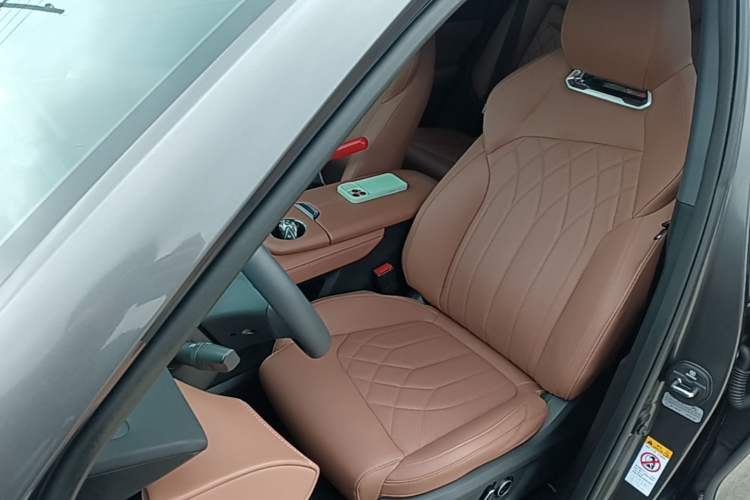 Used CHANGAN UNI-Z New Energy 2024 Blue Whale Smart Electric iDD 125km Excellence Model Left Front Seat