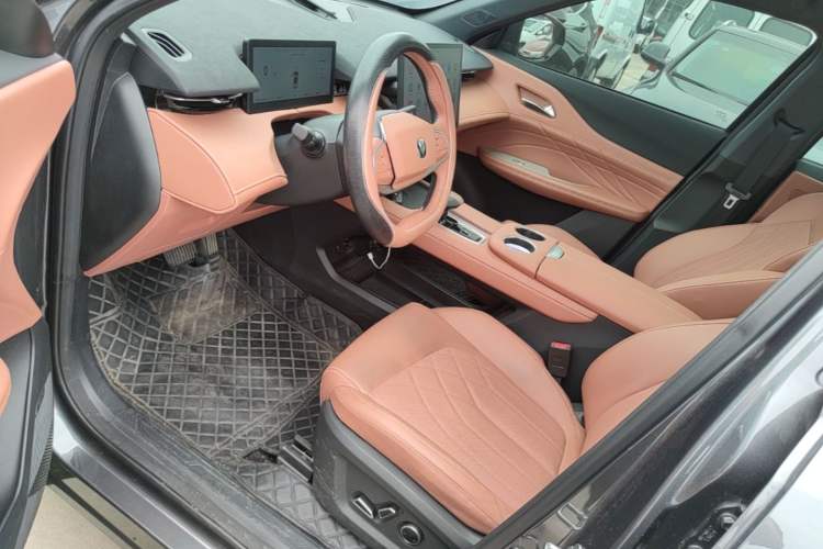 Used CHANGAN UNI-Z New Energy 2024 Blue Whale Smart Electric iDD 125km Excellence Model Left Front Seat