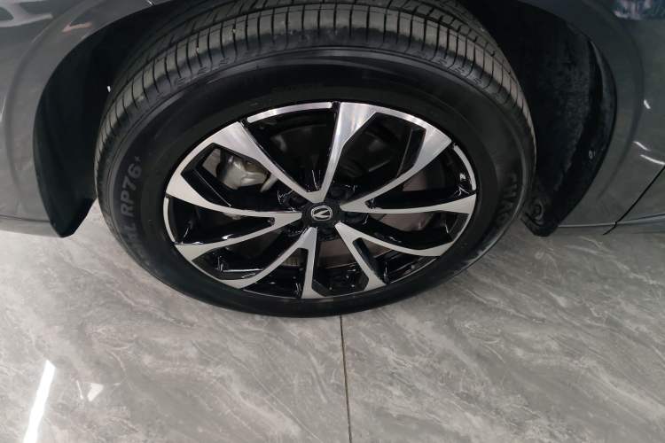 Used CHANGAN UNI-Z New Energy 2024 Blue Whale Smart Electric iDD 125km Beyond Edition Left Front Wheel Hub