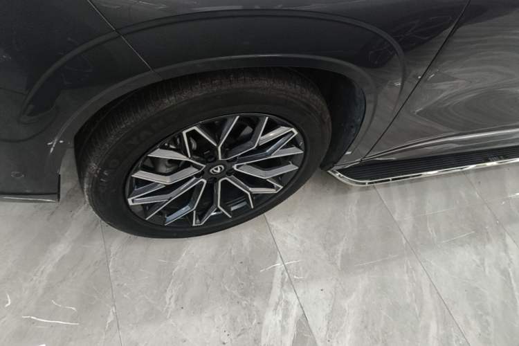 Used CHANGAN UNI-Z New Energy 2024 Blue Whale Smart Electric iDD 125km Excellence Model Left Front Wheel Hub