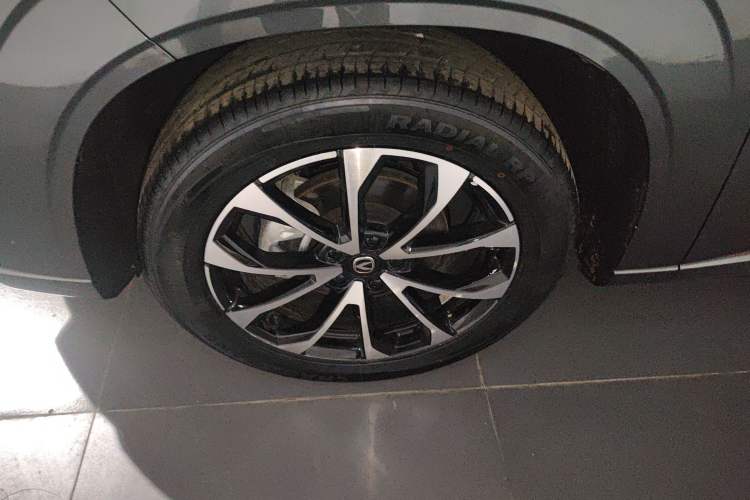 Used CHANGAN UNI-Z New Energy 2024 Blue Whale Smart Electric iDD 125km Beyond Edition Left Front Wheel Hub