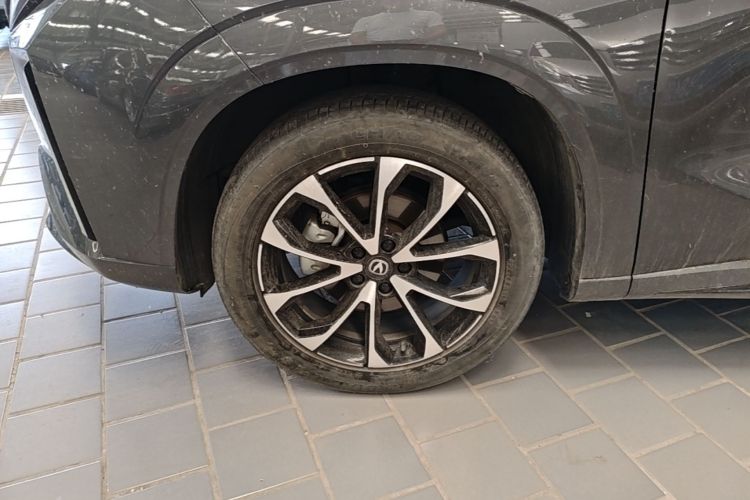 Used CHANGAN UNI-Z New Energy 2024 Blue Whale Smart Electric iDD 125km Beyond Edition Left Front Wheel Hub