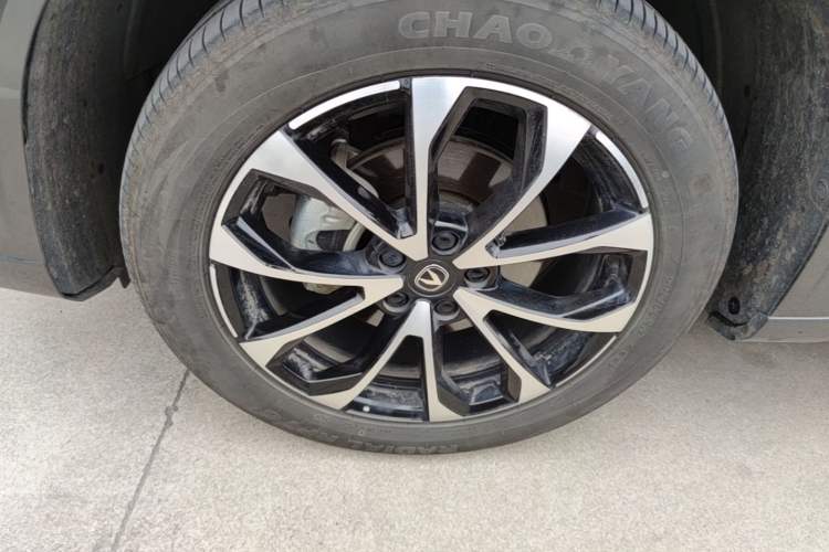Used CHANGAN UNI-Z New Energy 2024 Blue Whale Smart Electric iDD 125km Excellence Model Left Front Wheel Hub