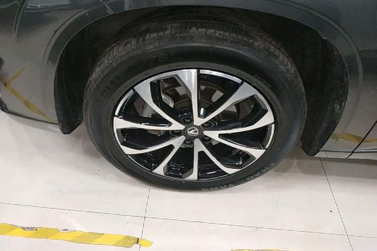 Used CHANGAN UNI-Z New Energy 2024 Blue Whale Smart Electric iDD 125km Beyond Edition Left Front Wheel Hub