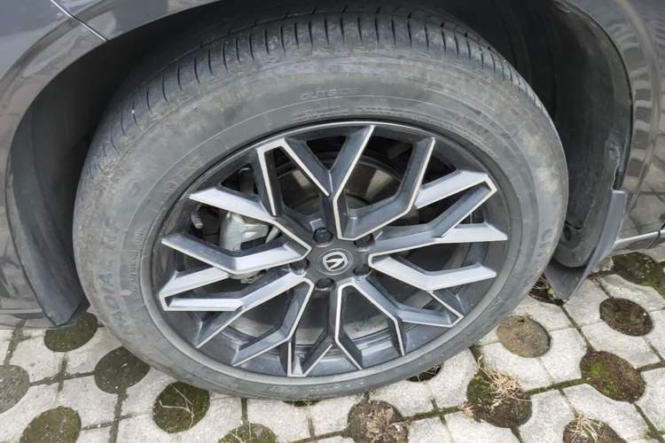 Used CHANGAN UNI-Z New Energy 2024 Blue Whale Smart Electric iDD 125km Excellence Model Left Front Wheel Hub
