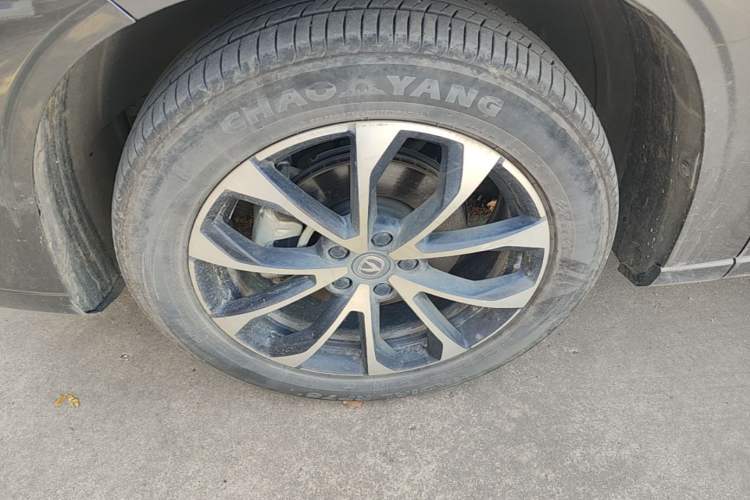 Used CHANGAN UNI-Z New Energy 2024 Blue Whale Smart Electric iDD 125km Beyond Edition Left Front Wheel Hub